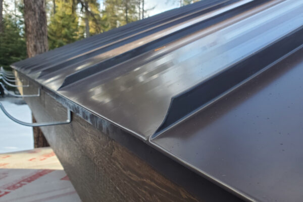 curved-eave-seams
