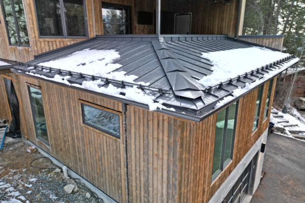 custom-hip-roof-detail