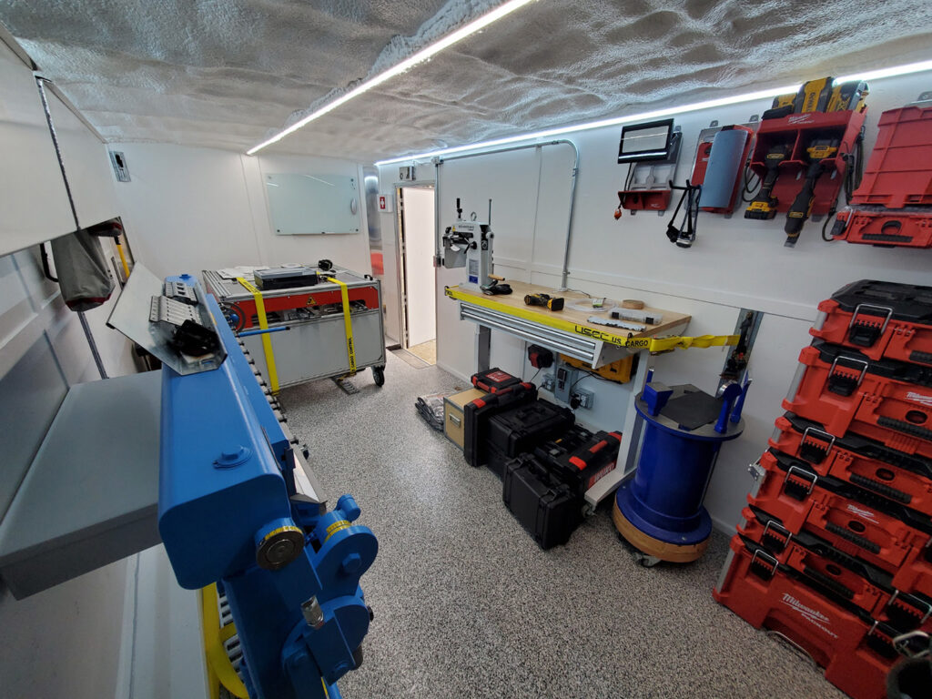 mobile-fab-center-3 mobile-fab-center