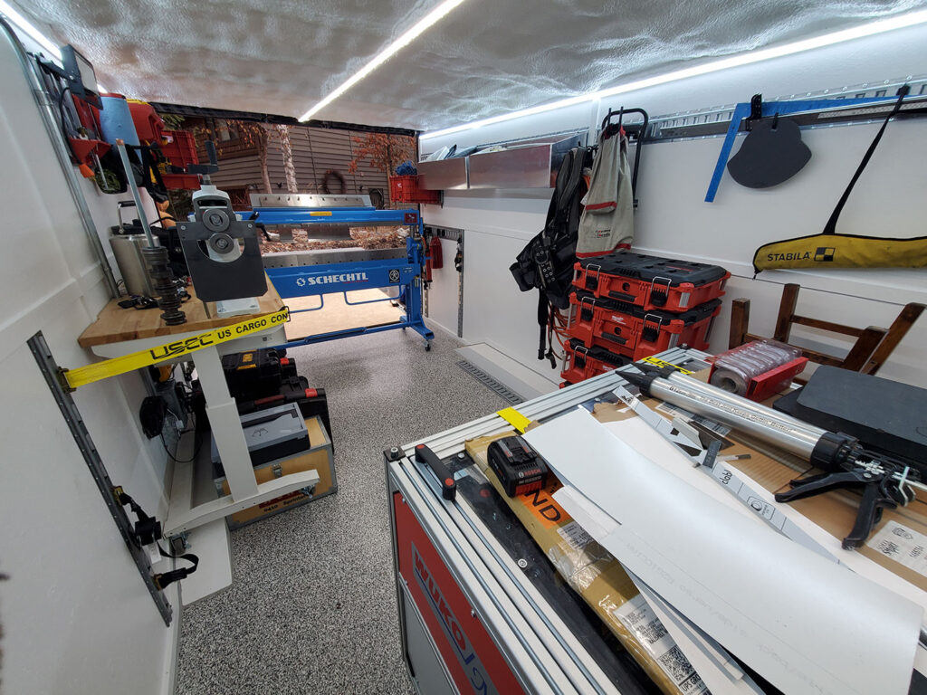 mobile-fab-center-4 mobile-fab-center