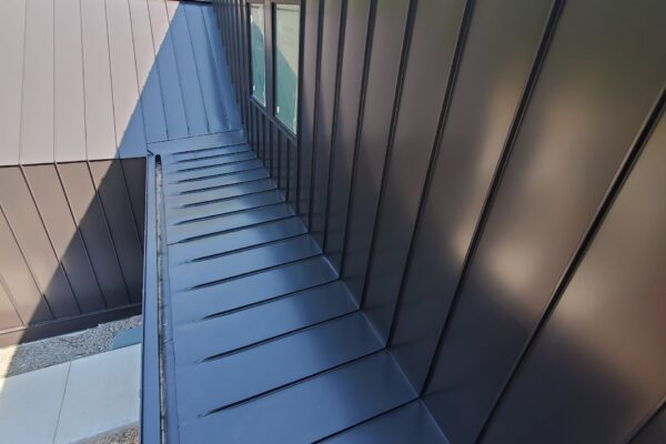recessed gutter to wall to zero eave