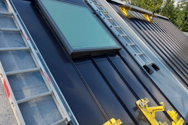 roof-clamps-allow-safe-access-to-difficult-slopes